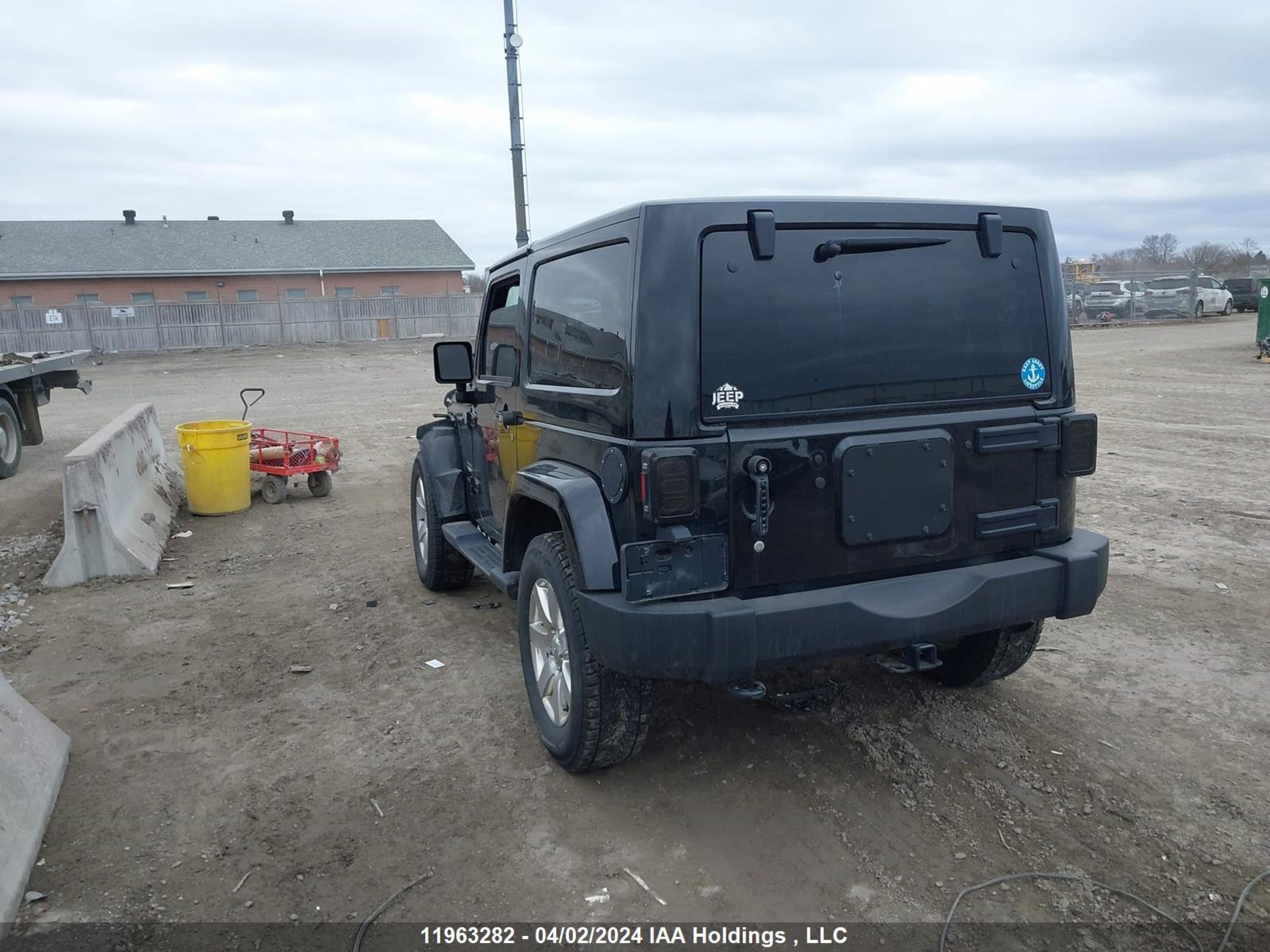 Photo 2 VIN: 1C4AJWBG1FL749279 - JEEP WRANGLER 