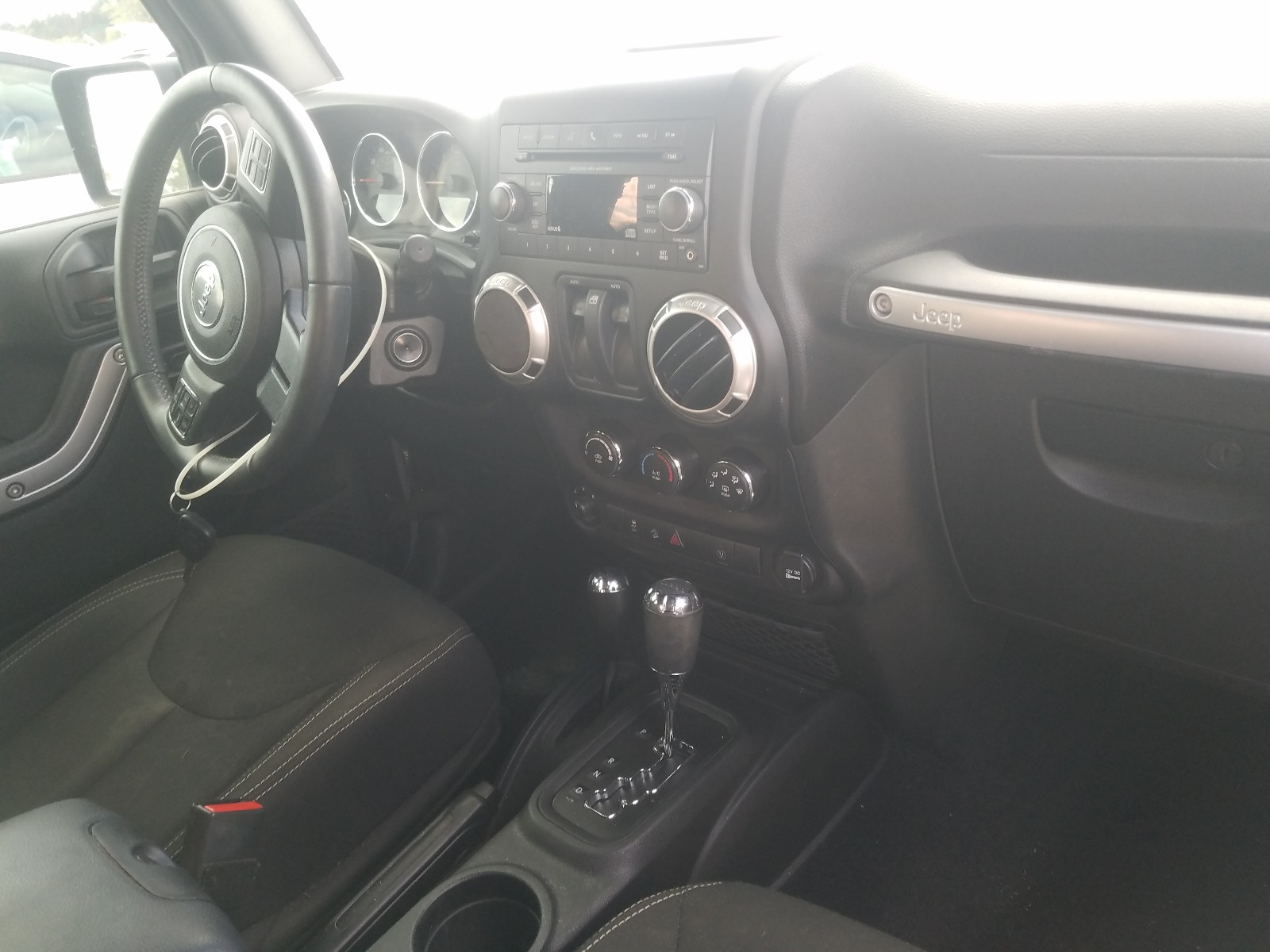 Photo 8 VIN: 1C4AJWBG3GL263204 - JEEP WRANGLER S 