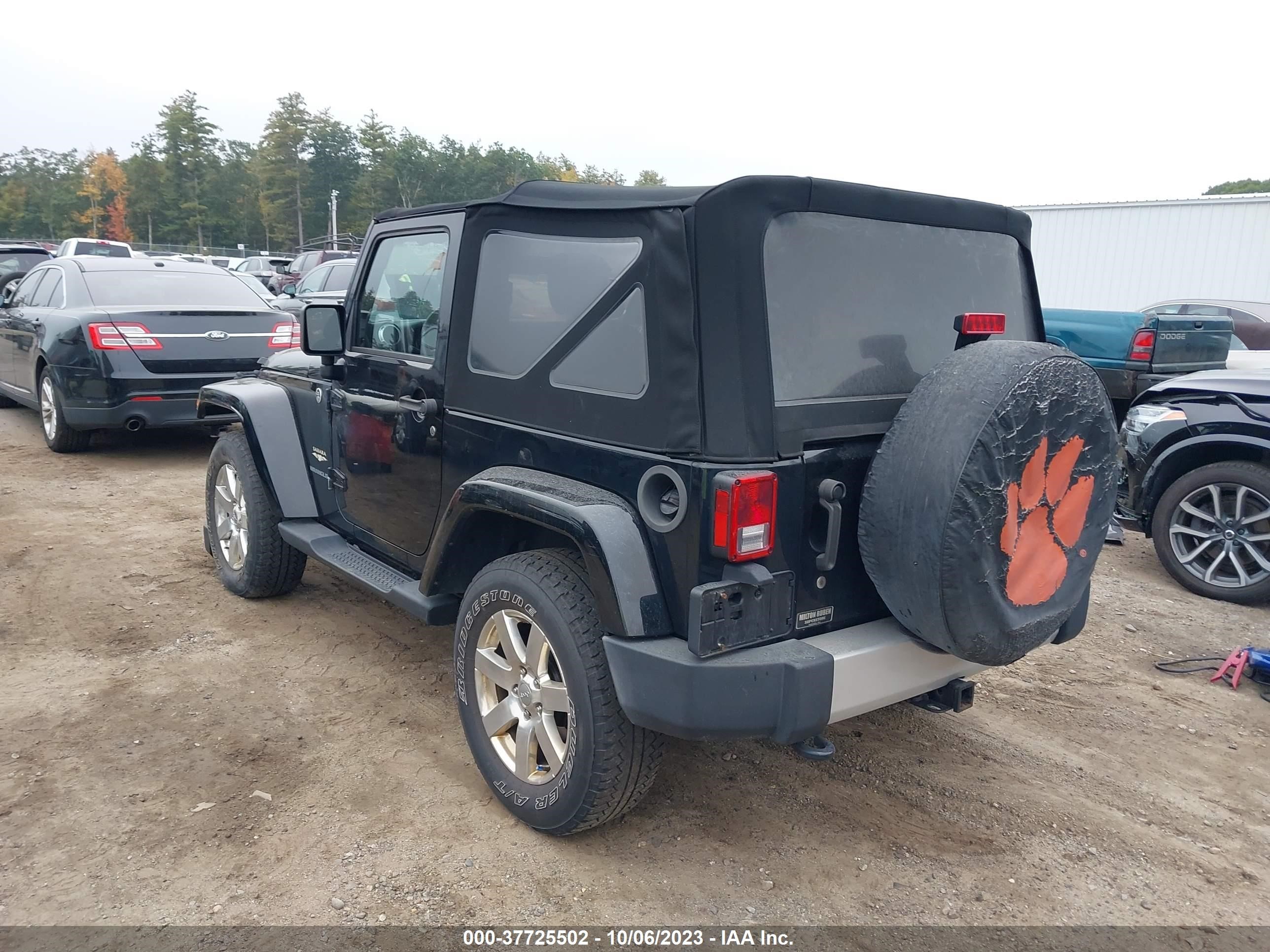 Photo 2 VIN: 1C4AJWBG4FL563171 - JEEP WRANGLER 