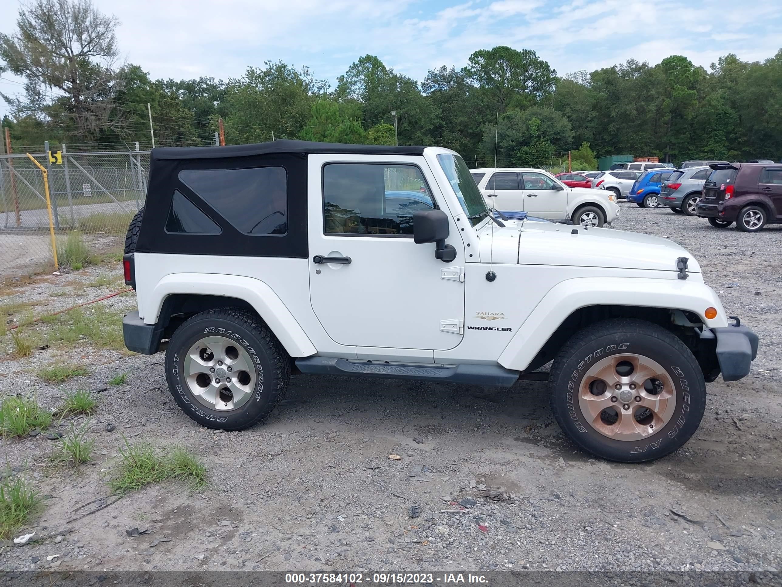 Photo 13 VIN: 1C4AJWBG6EL258737 - JEEP WRANGLER 