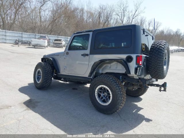 Photo 2 VIN: 1C4BJWCG0JL816787 - JEEP WRANGLER JK 