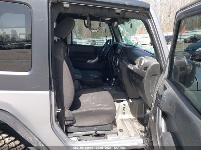 Photo 4 VIN: 1C4BJWCG0JL816787 - JEEP WRANGLER JK 