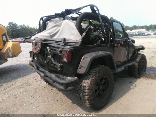 Photo 3 VIN: 1C4BJWCG2JL898599 - JEEP WRANGLER JK 