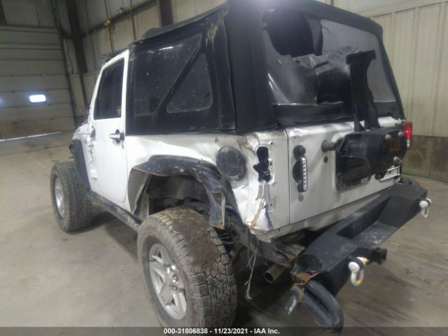 Photo 2 VIN: 1C4BJWCG4DL694228 - JEEP WRANGLER 