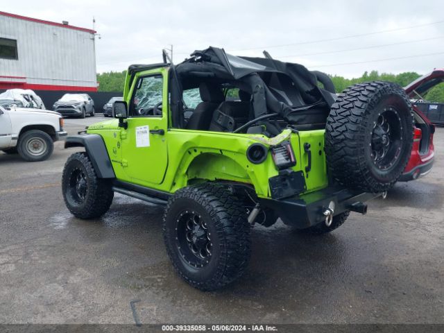 Photo 2 VIN: 1C4BJWCG8DL570480 - JEEP WRANGLER 