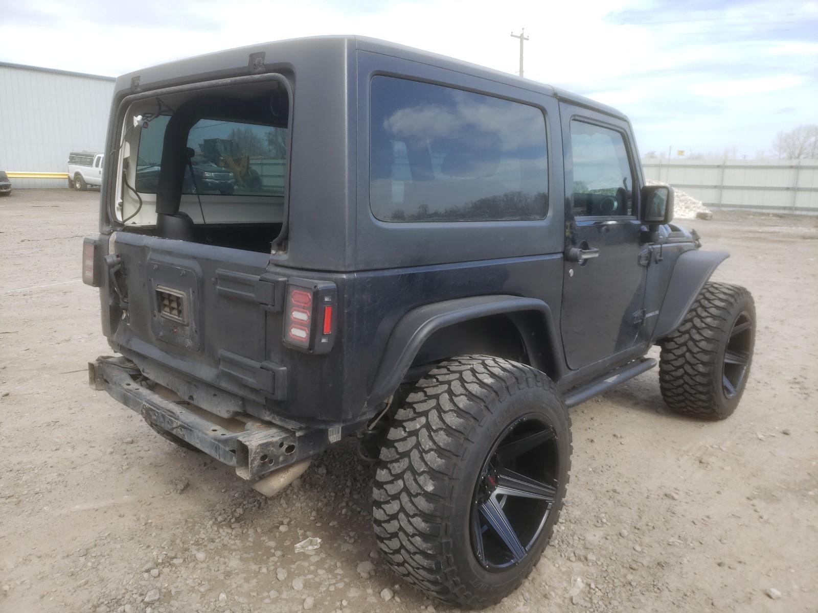 Photo 3 VIN: 1C4BJWCG8EL144077 - JEEP WRANGLER R 