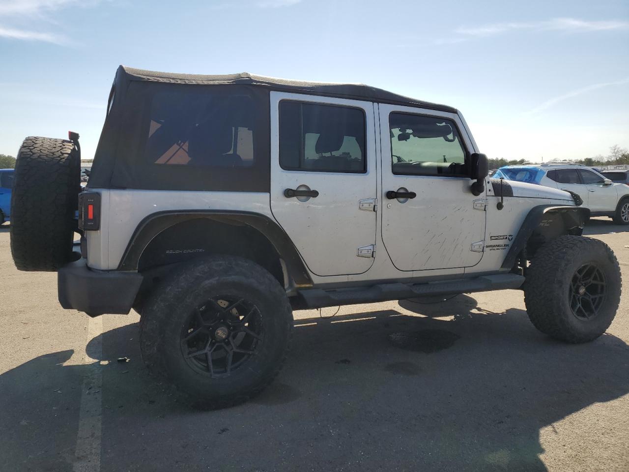 Photo 2 VIN: 1C4BJWDG0CL116933 - JEEP WRANGLER 