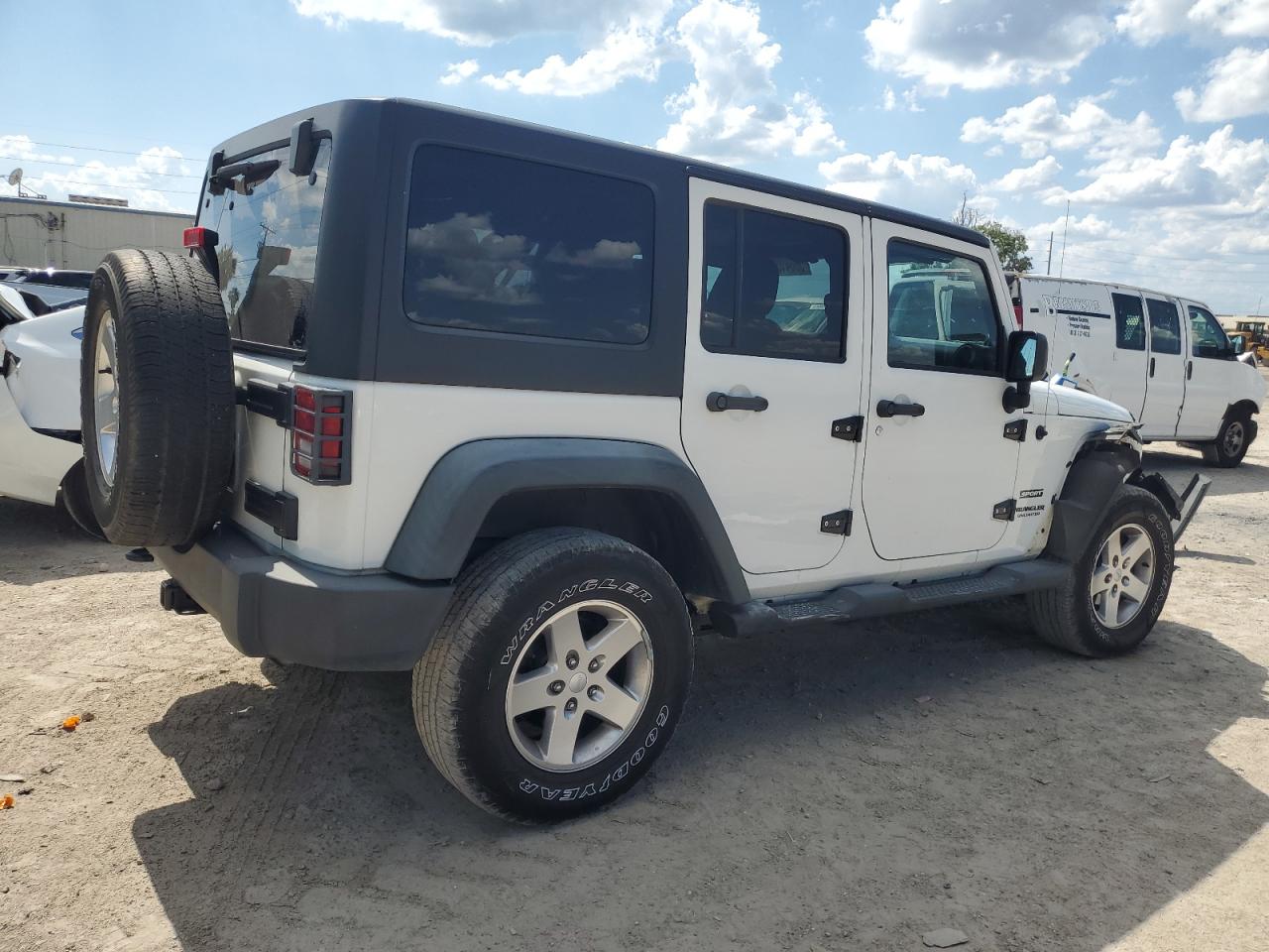 Photo 2 VIN: 1C4BJWDG0EL232118 - JEEP WRANGLER 