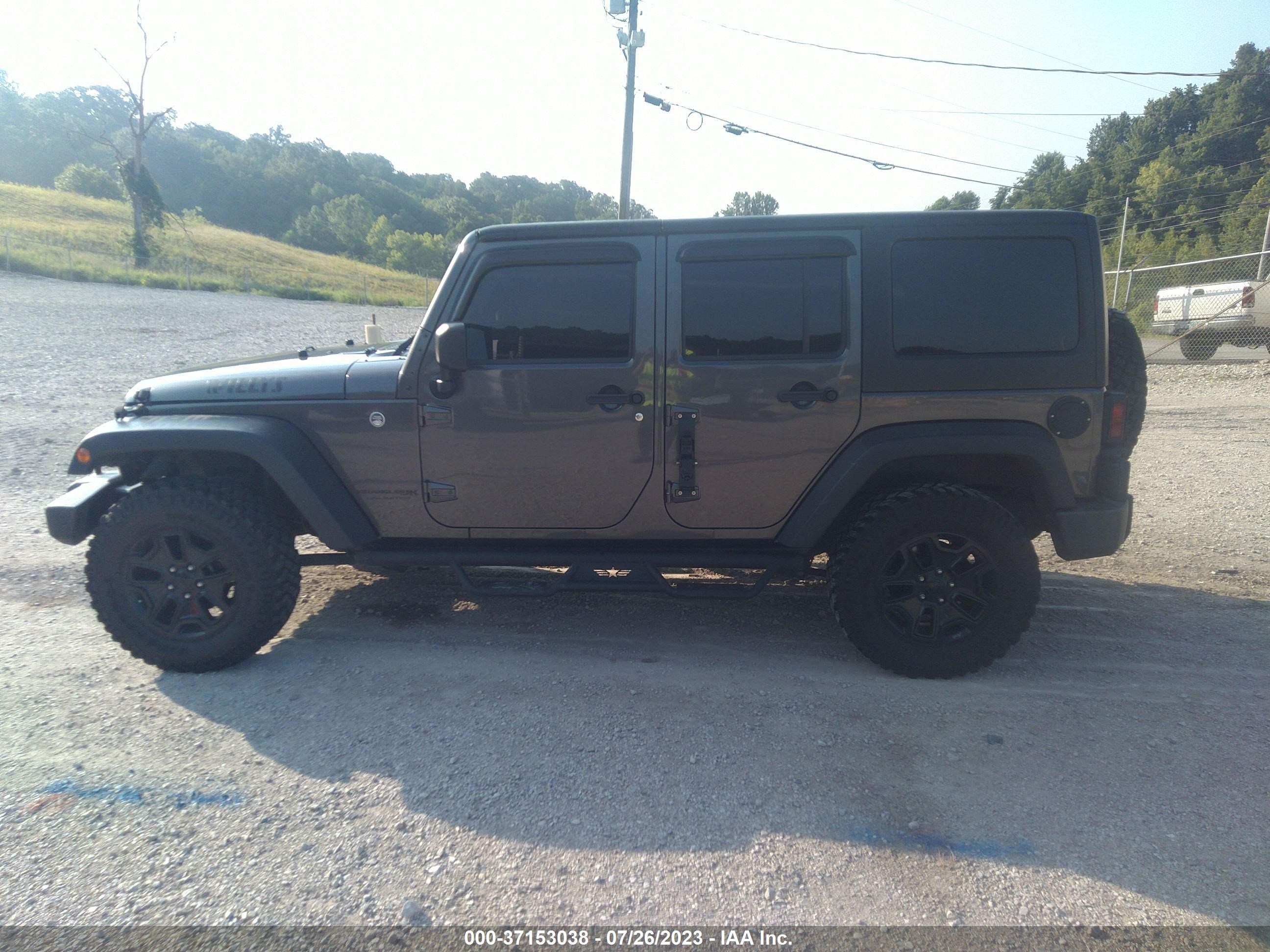 Photo 12 VIN: 1C4BJWDG0JL932019 - JEEP WRANGLER 