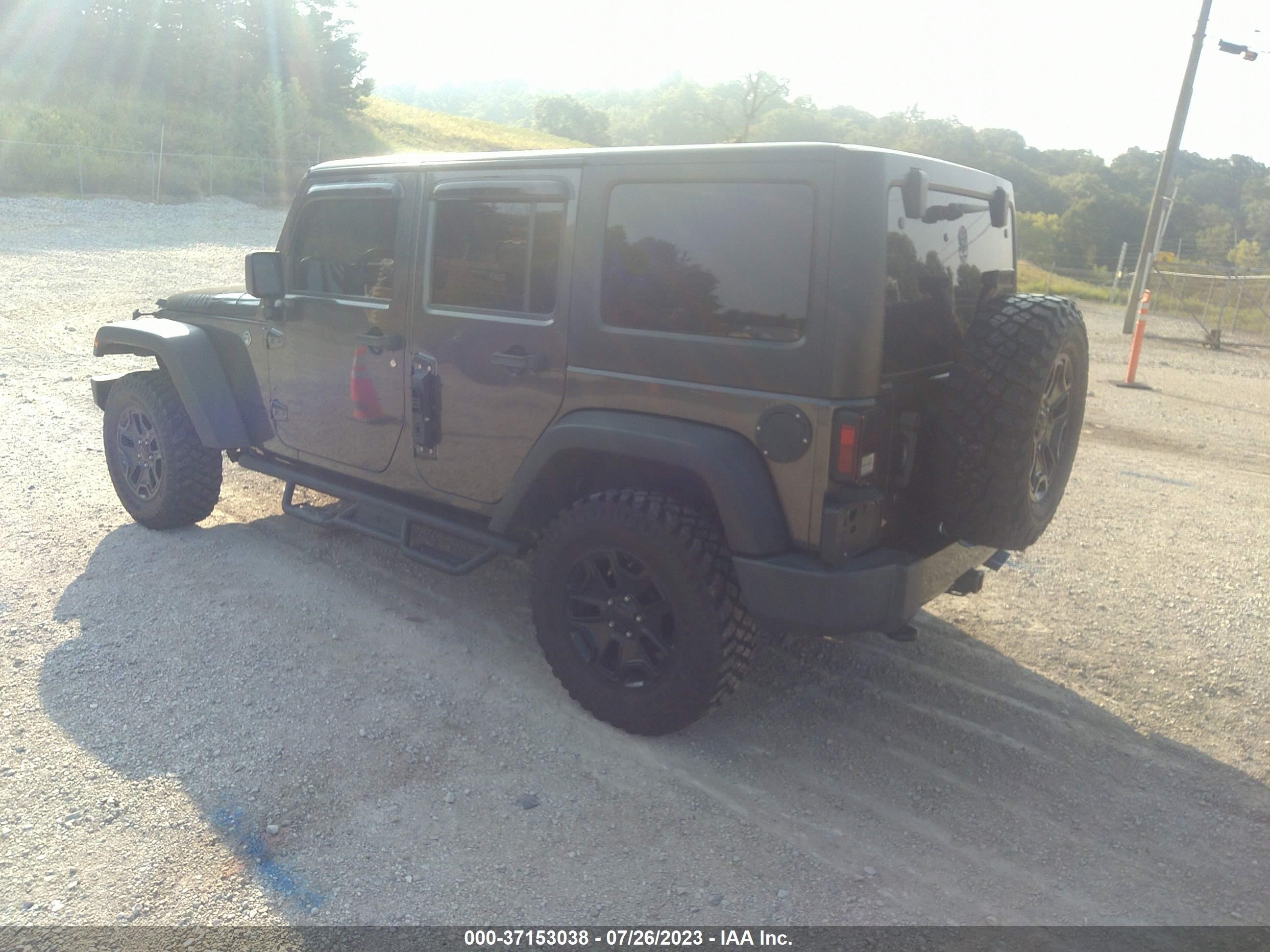 Photo 2 VIN: 1C4BJWDG0JL932019 - JEEP WRANGLER 