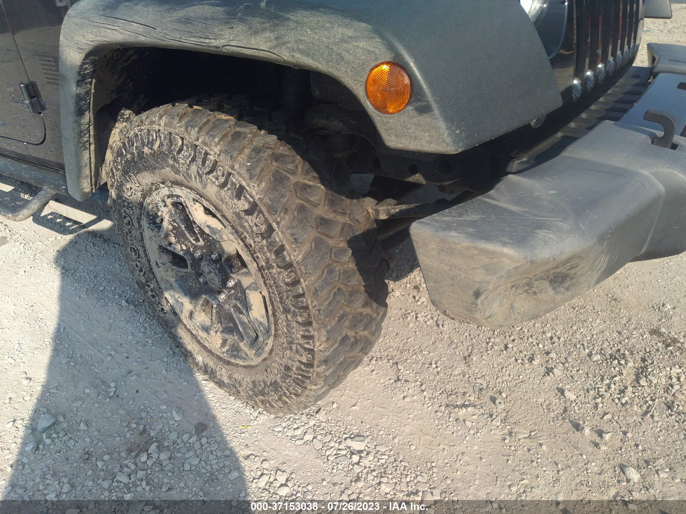 Photo 5 VIN: 1C4BJWDG0JL932019 - JEEP WRANGLER 