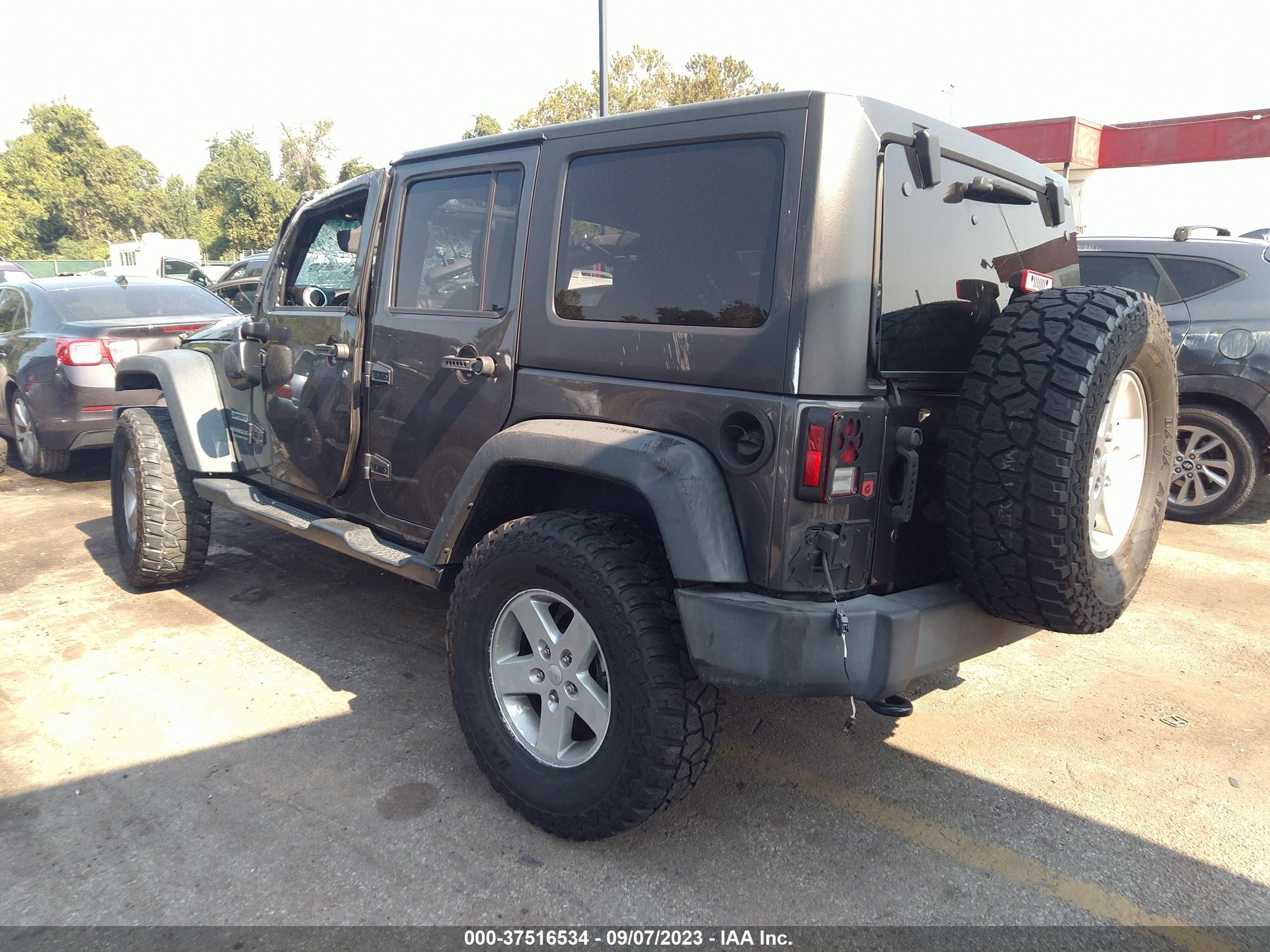 Photo 2 VIN: 1C4BJWDG1HL632242 - JEEP WRANGLER 