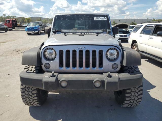 Photo 4 VIN: 1C4BJWDG1HL742689 - JEEP WRANGLER U 