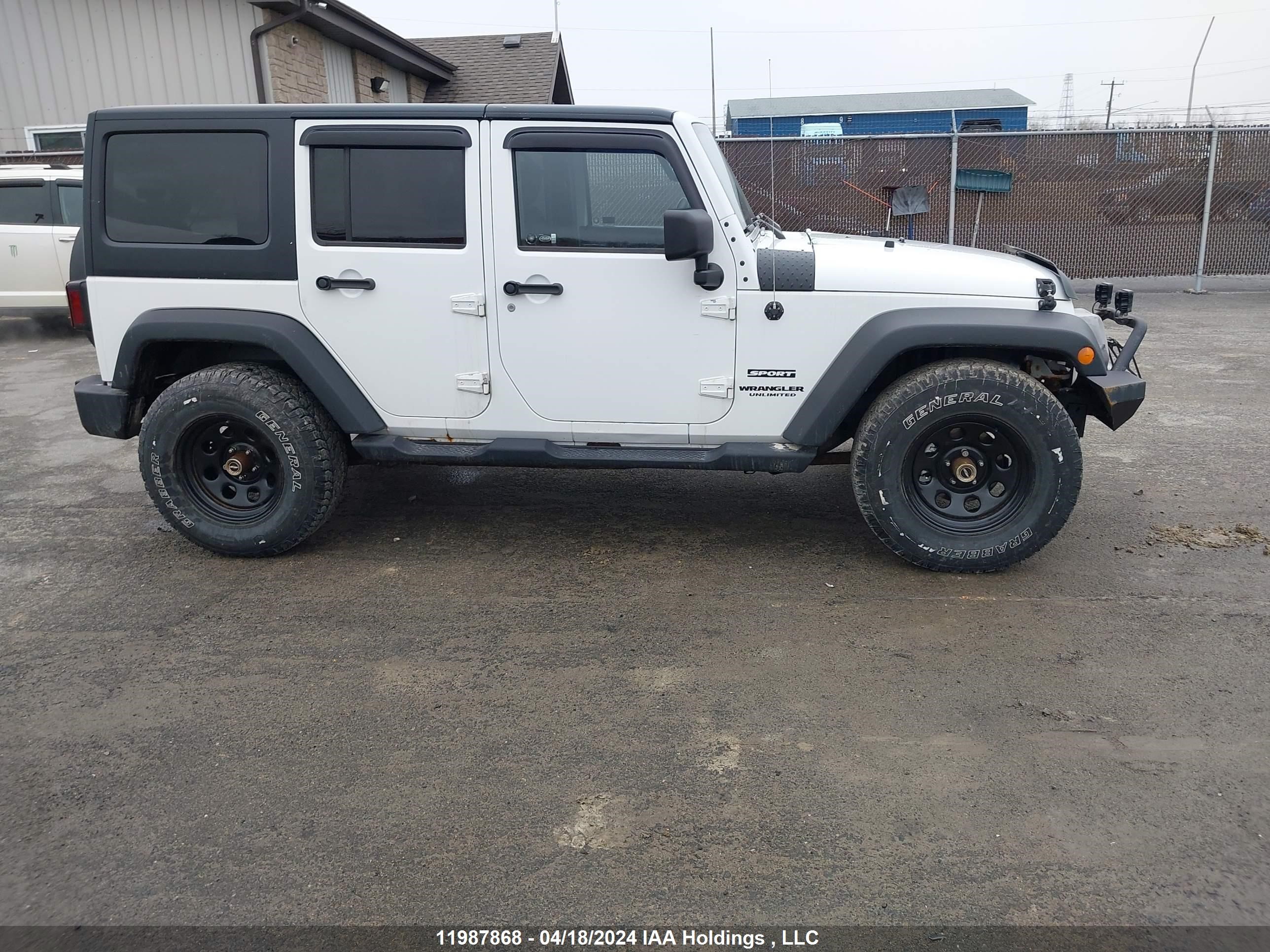 Photo 12 VIN: 1C4BJWDG2CL249287 - JEEP WRANGLER 