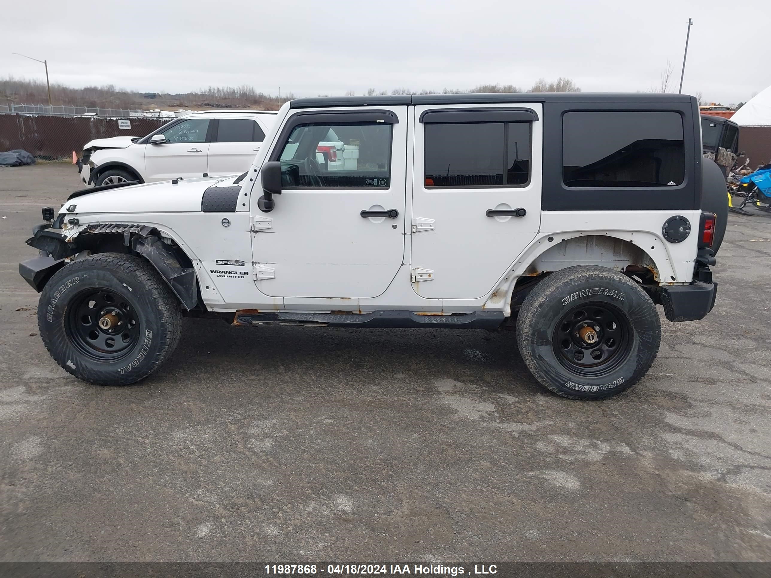 Photo 13 VIN: 1C4BJWDG2CL249287 - JEEP WRANGLER 