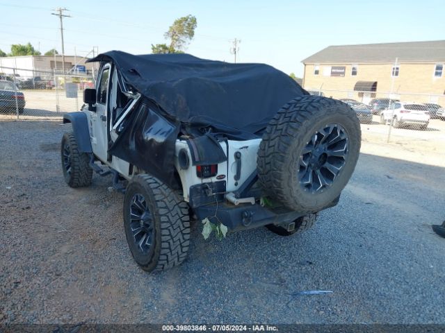 Photo 2 VIN: 1C4BJWDG2FL580598 - JEEP WRANGLER 