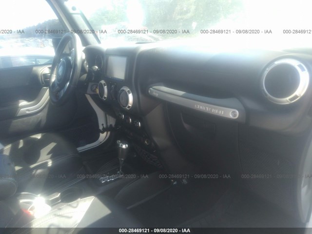 Photo 4 VIN: 1C4BJWDG2FL593805 - JEEP WRANGLER UNLIMITED 