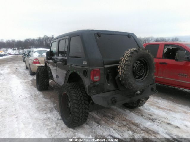 Photo 2 VIN: 1C4BJWDG2HL586565 - JEEP WRANGLER UNLIMITED 