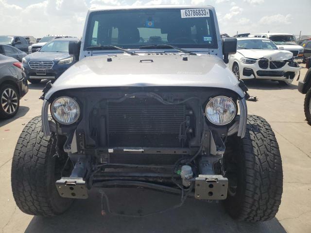 Photo 4 VIN: 1C4BJWDG2JL882725 - JEEP WRANGLER 