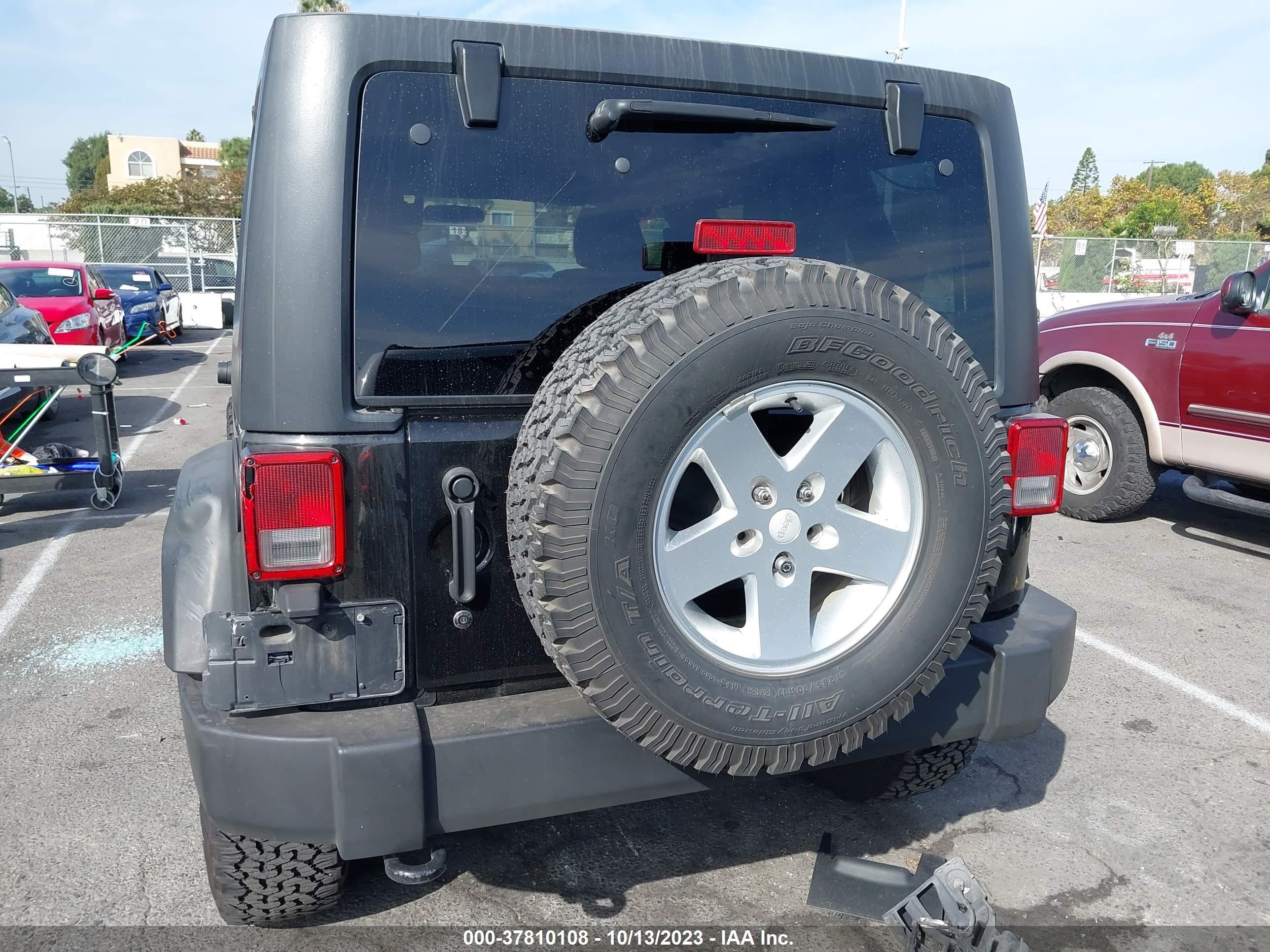 Photo 15 VIN: 1C4BJWDG3CL163101 - JEEP WRANGLER 