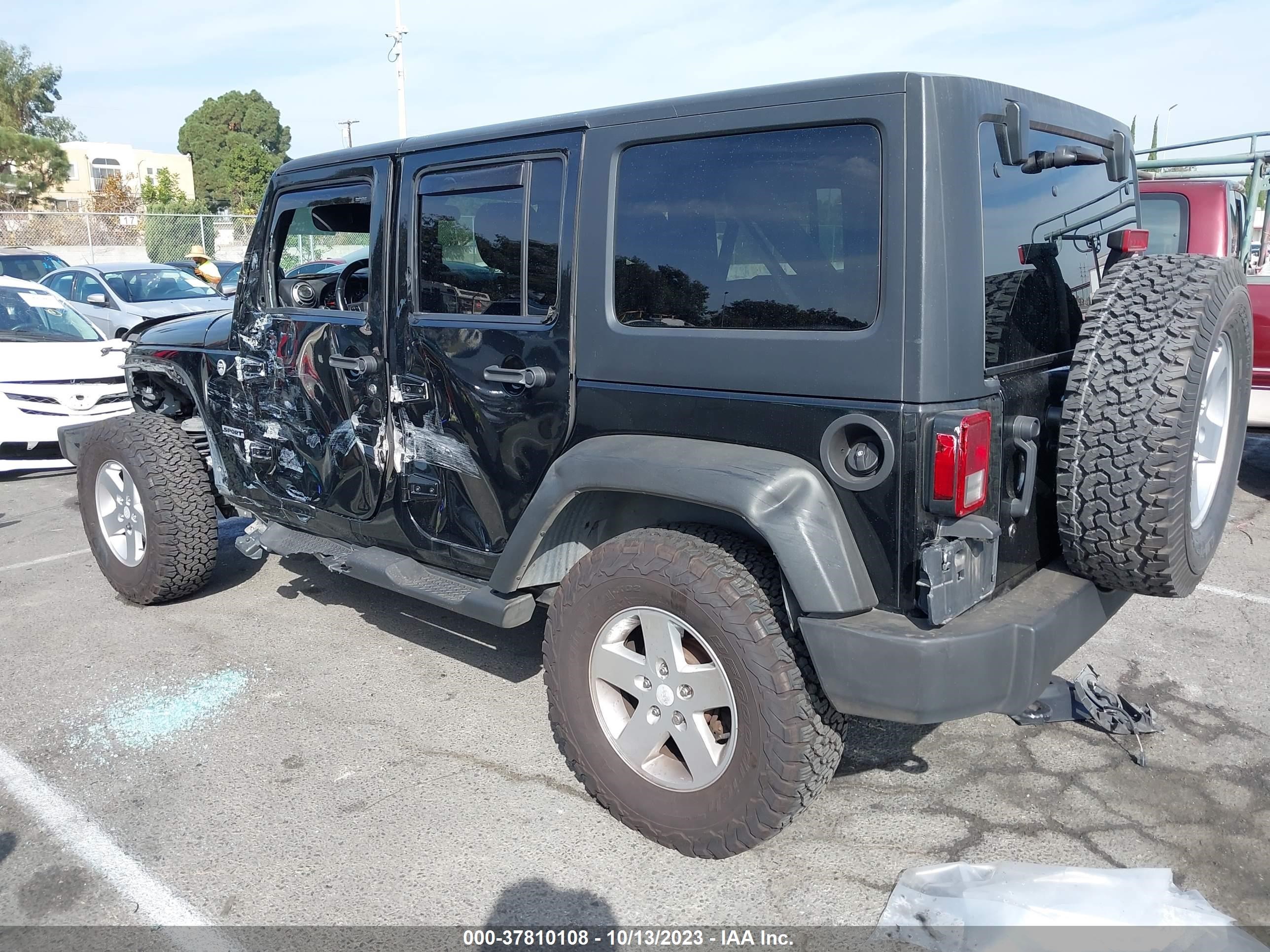 Photo 2 VIN: 1C4BJWDG3CL163101 - JEEP WRANGLER 