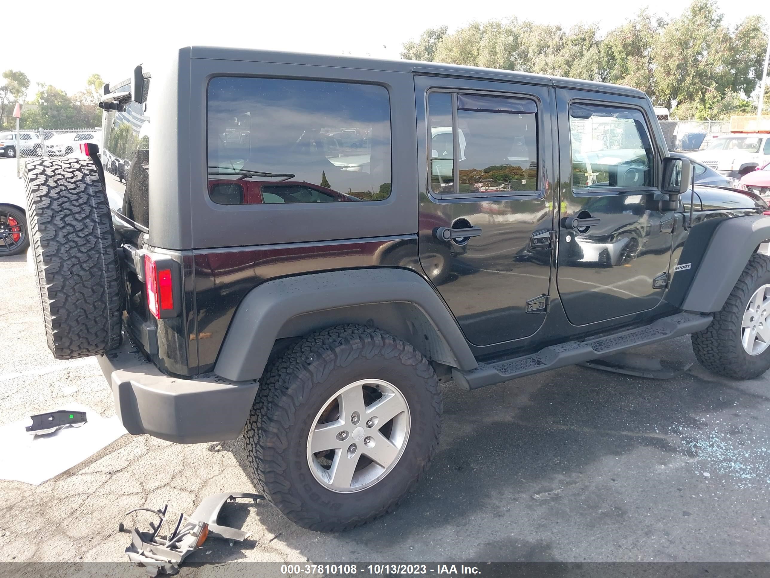 Photo 3 VIN: 1C4BJWDG3CL163101 - JEEP WRANGLER 