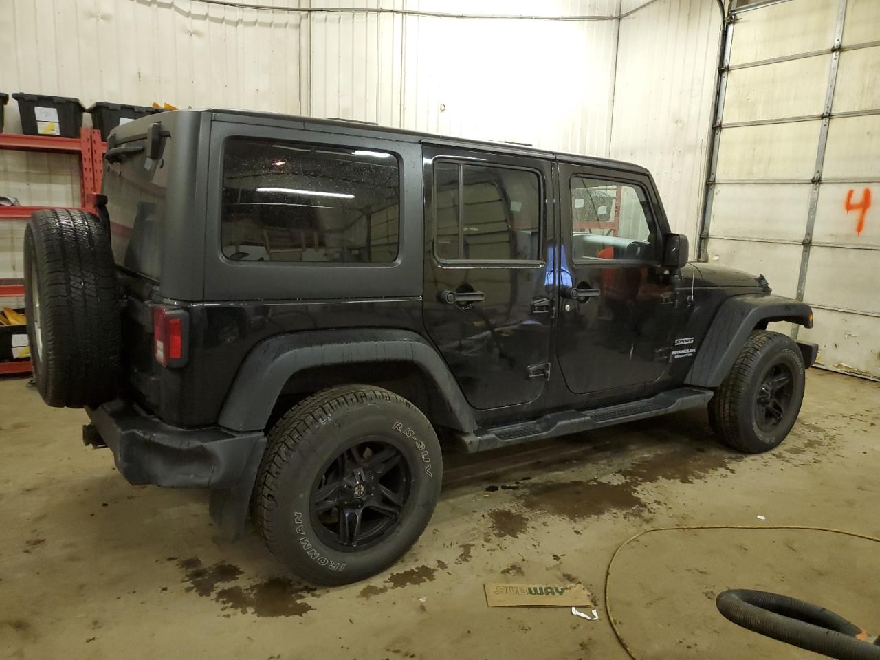 Photo 2 VIN: 1C4BJWDG3DL623455 - JEEP WRANGLER 