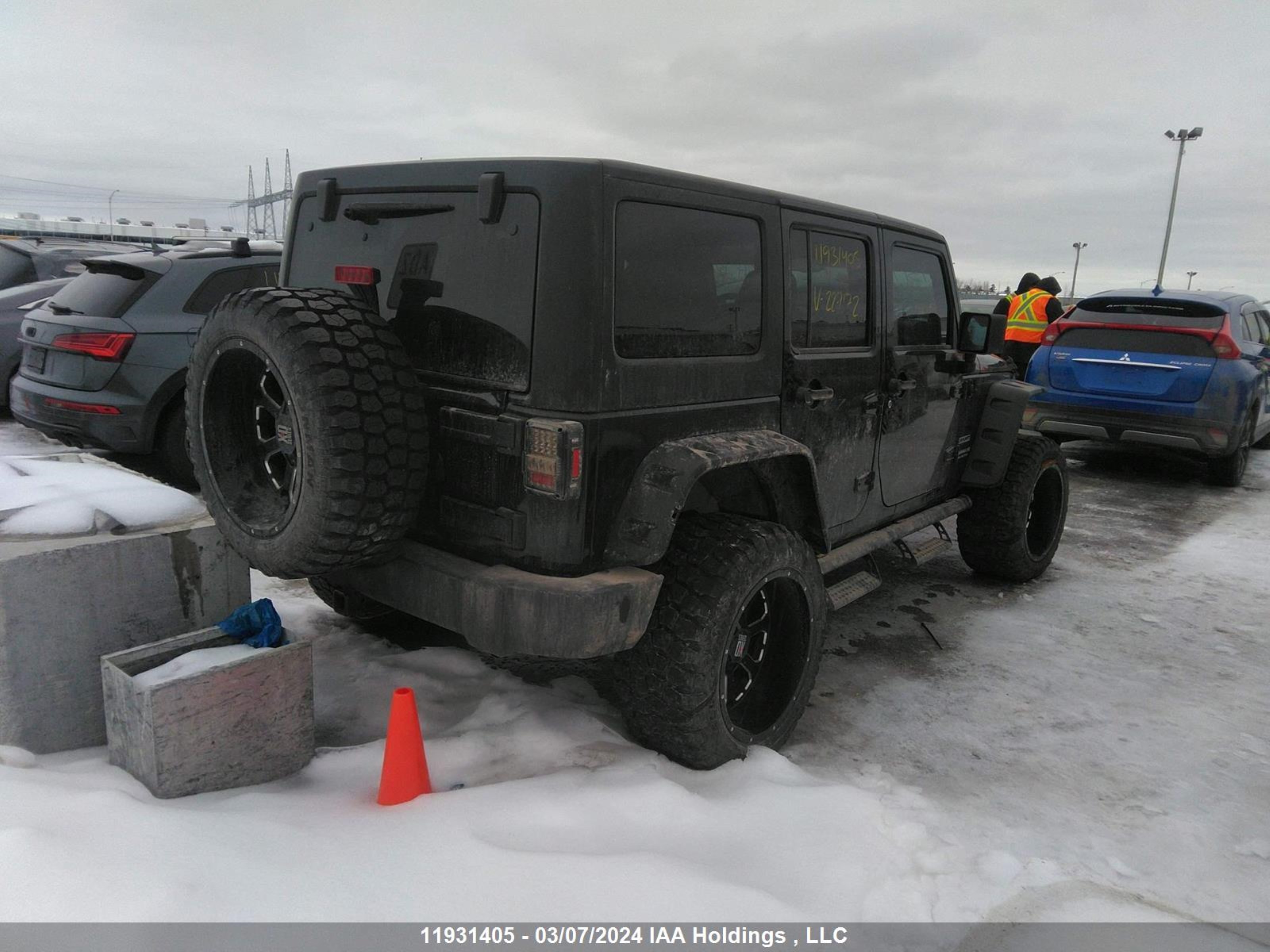 Photo 3 VIN: 1C4BJWDG3EL227172 - JEEP WRANGLER 