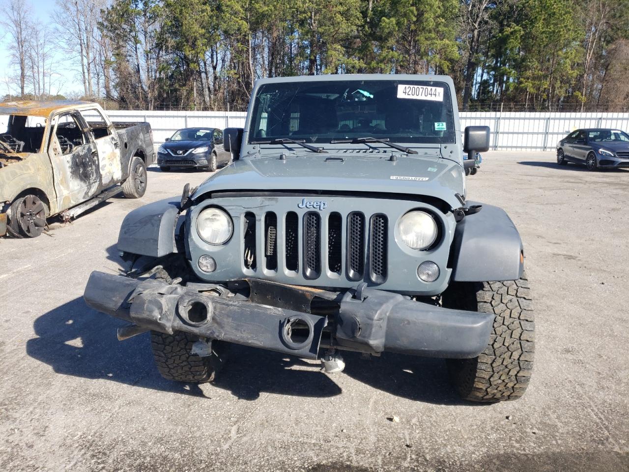 Photo 4 VIN: 1C4BJWDG3EL264013 - JEEP WRANGLER 