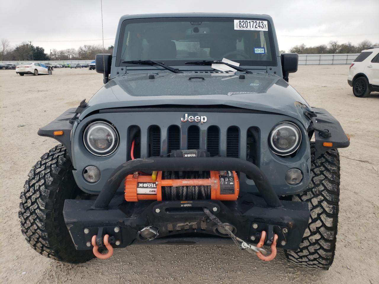 Photo 4 VIN: 1C4BJWDG3EL305174 - JEEP WRANGLER 