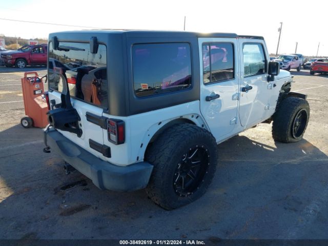 Photo 3 VIN: 1C4BJWDG3GL263768 - JEEP WRANGLER UNLIMITED 