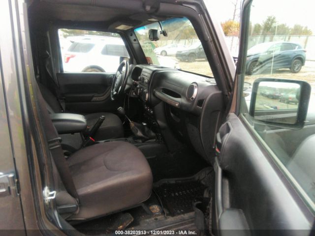 Photo 4 VIN: 1C4BJWDG3HL569290 - JEEP WRANGLER UNLIMITED 