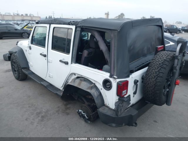 Photo 2 VIN: 1C4BJWDG3HL592634 - JEEP WRANGLER UNLIMITED 