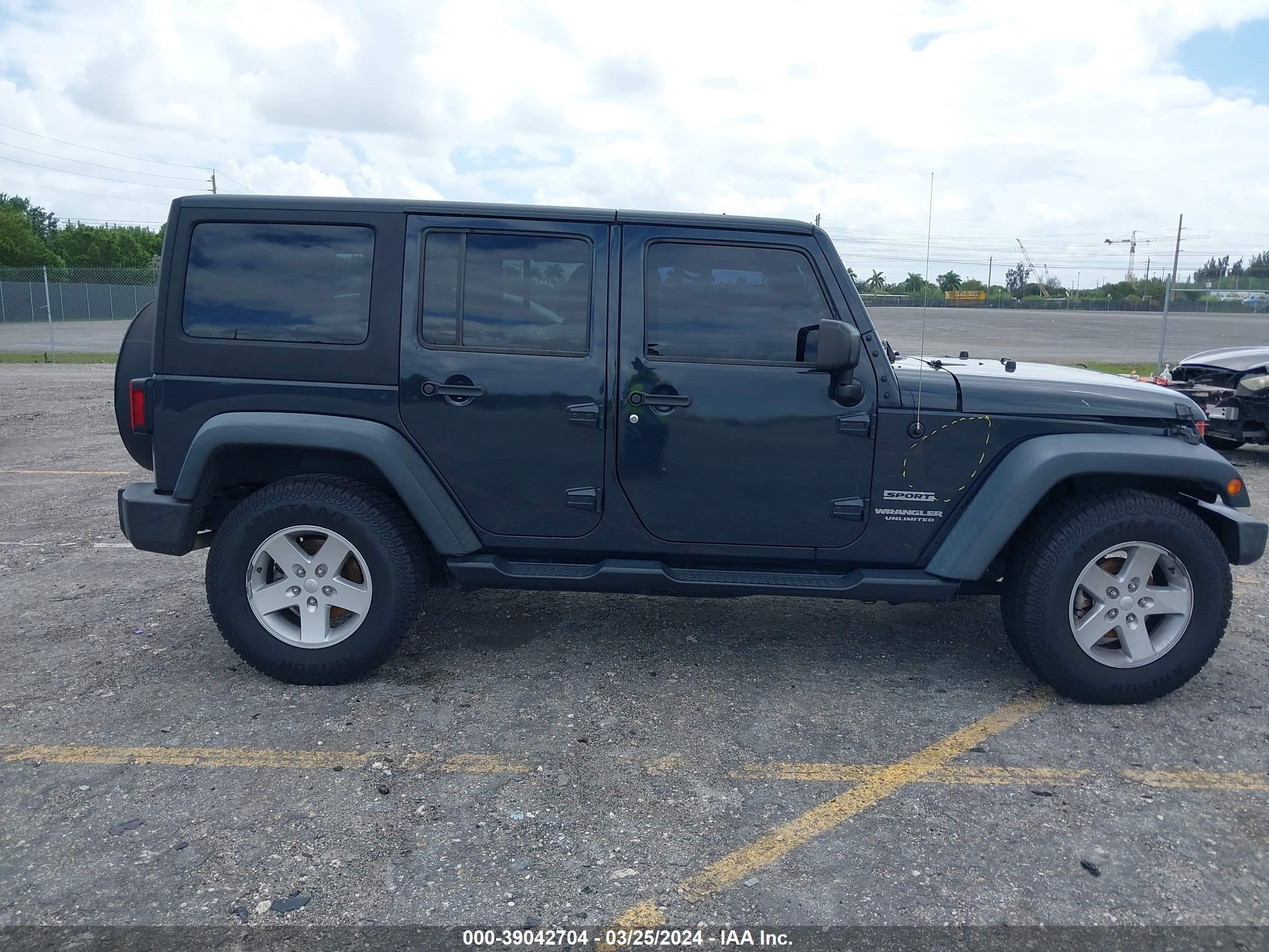 Photo 12 VIN: 1C4BJWDG3HL705059 - JEEP WRANGLER 