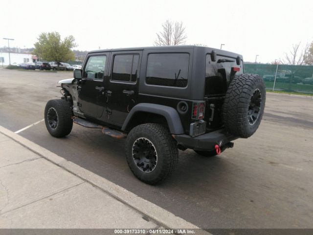 Photo 2 VIN: 1C4BJWDG3HL749403 - JEEP WRANGLER UNLIMITED 