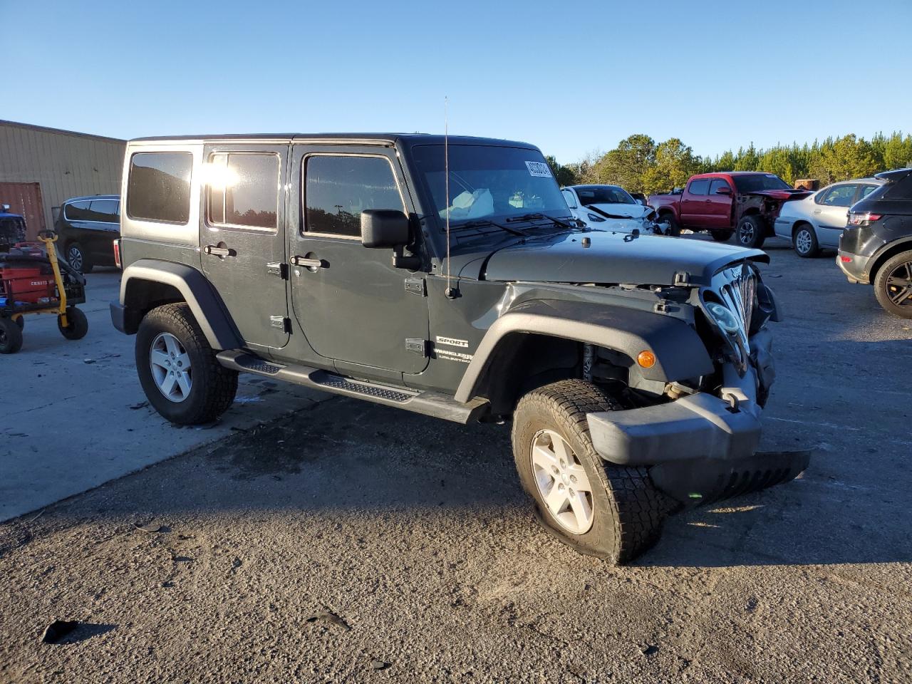 Photo 3 VIN: 1C4BJWDG3JL811419 - JEEP WRANGLER 