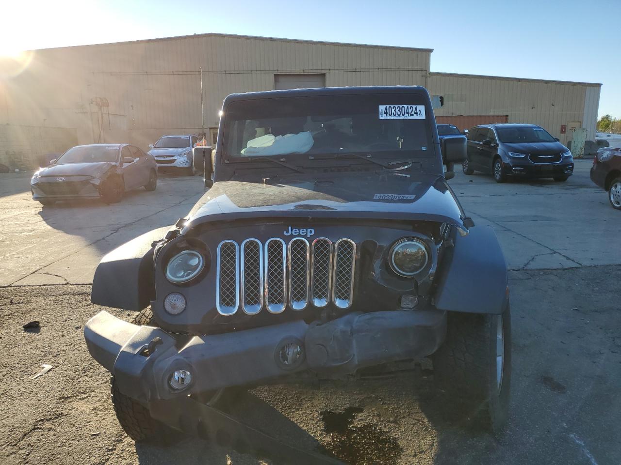 Photo 4 VIN: 1C4BJWDG3JL811419 - JEEP WRANGLER 