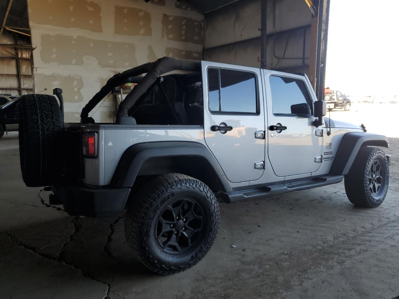 Photo 3 VIN: 1C4BJWDG4DL612562 - JEEP WRANGLER 