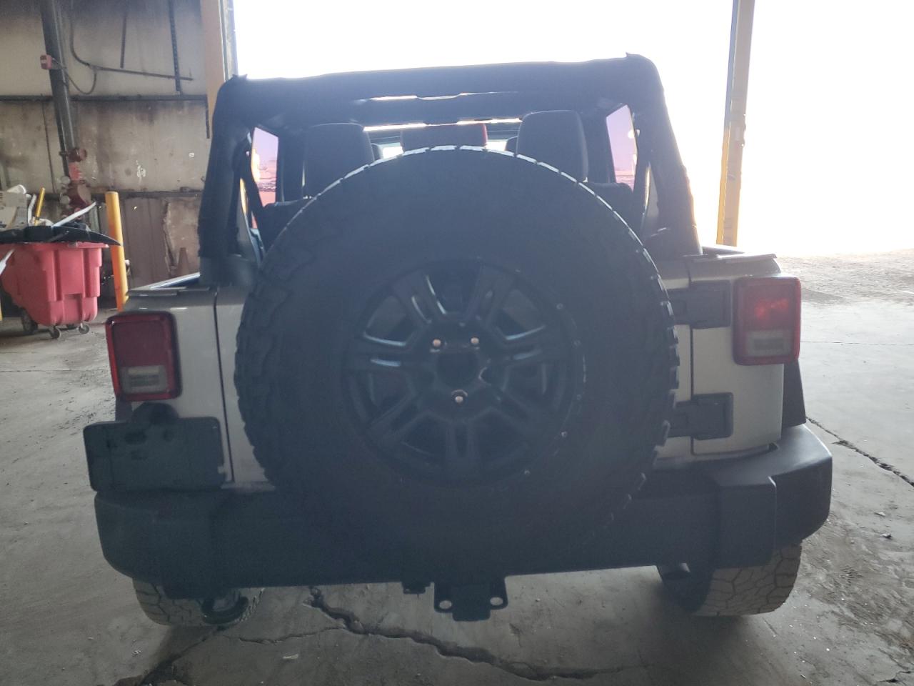 Photo 6 VIN: 1C4BJWDG4DL612562 - JEEP WRANGLER 