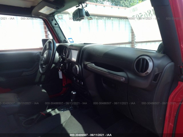 Photo 4 VIN: 1C4BJWDG4EL124245 - JEEP WRANGLER UNLIMITED 