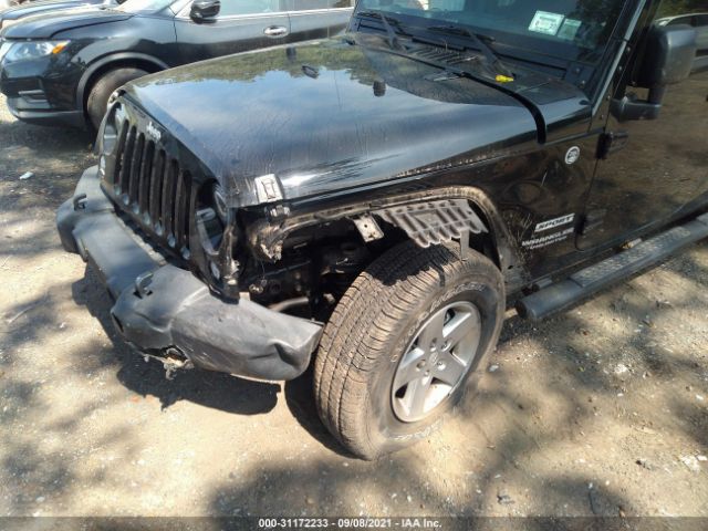 Photo 5 VIN: 1C4BJWDG4EL313607 - JEEP WRANGLER UNLIMITED 