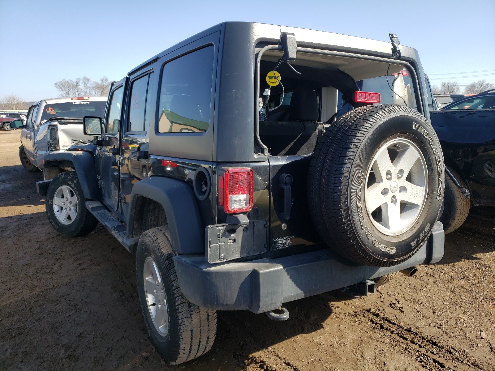 Photo 2 VIN: 1C4BJWDG4FL729867 - JEEP WRANGLER U 