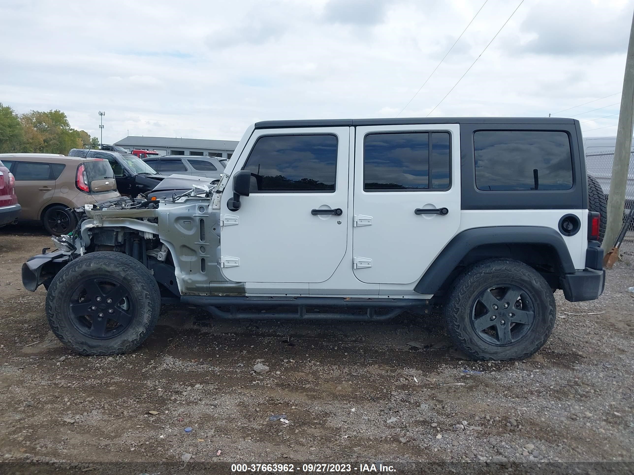 Photo 14 VIN: 1C4BJWDG4HL532653 - JEEP WRANGLER 