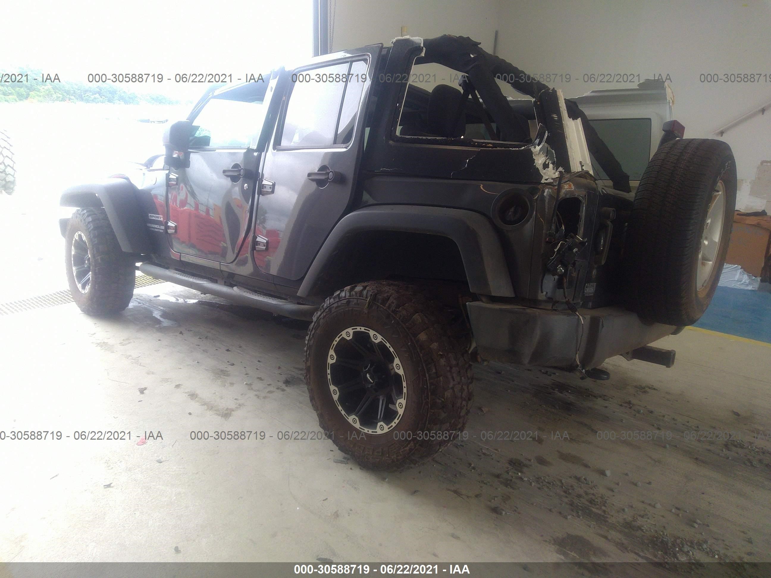 Photo 2 VIN: 1C4BJWDG4HL734506 - JEEP WRANGLER 