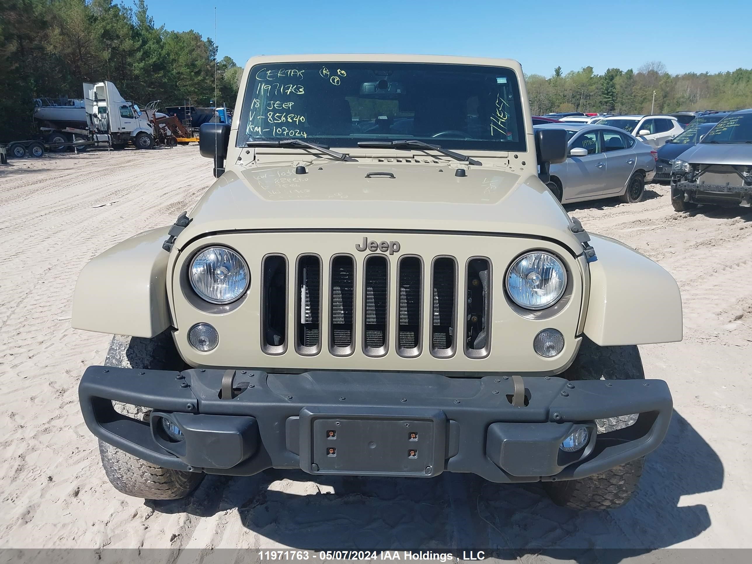 Photo 12 VIN: 1C4BJWDG4JL856840 - JEEP WRANGLER 