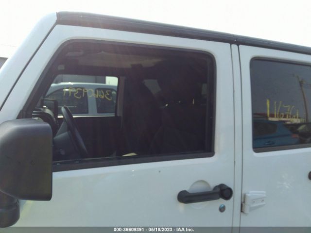 Photo 5 VIN: 1C4BJWDG5CL247405 - JEEP WRANGLER UNLIMITED 