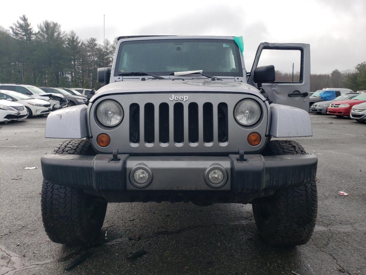 Photo 4 VIN: 1C4BJWDG5DL580852 - JEEP WRANGLER 