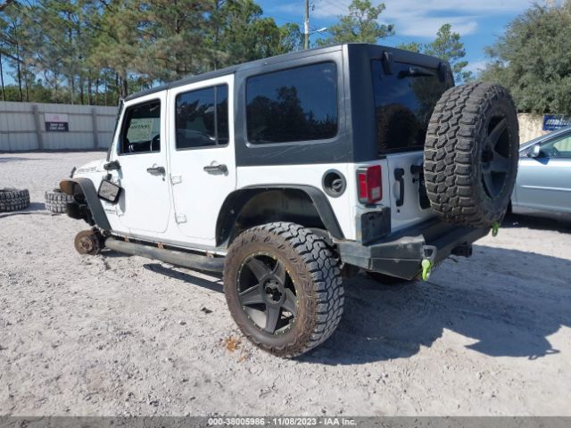 Photo 2 VIN: 1C4BJWDG5DL697590 - JEEP WRANGLER UNLIMITED 