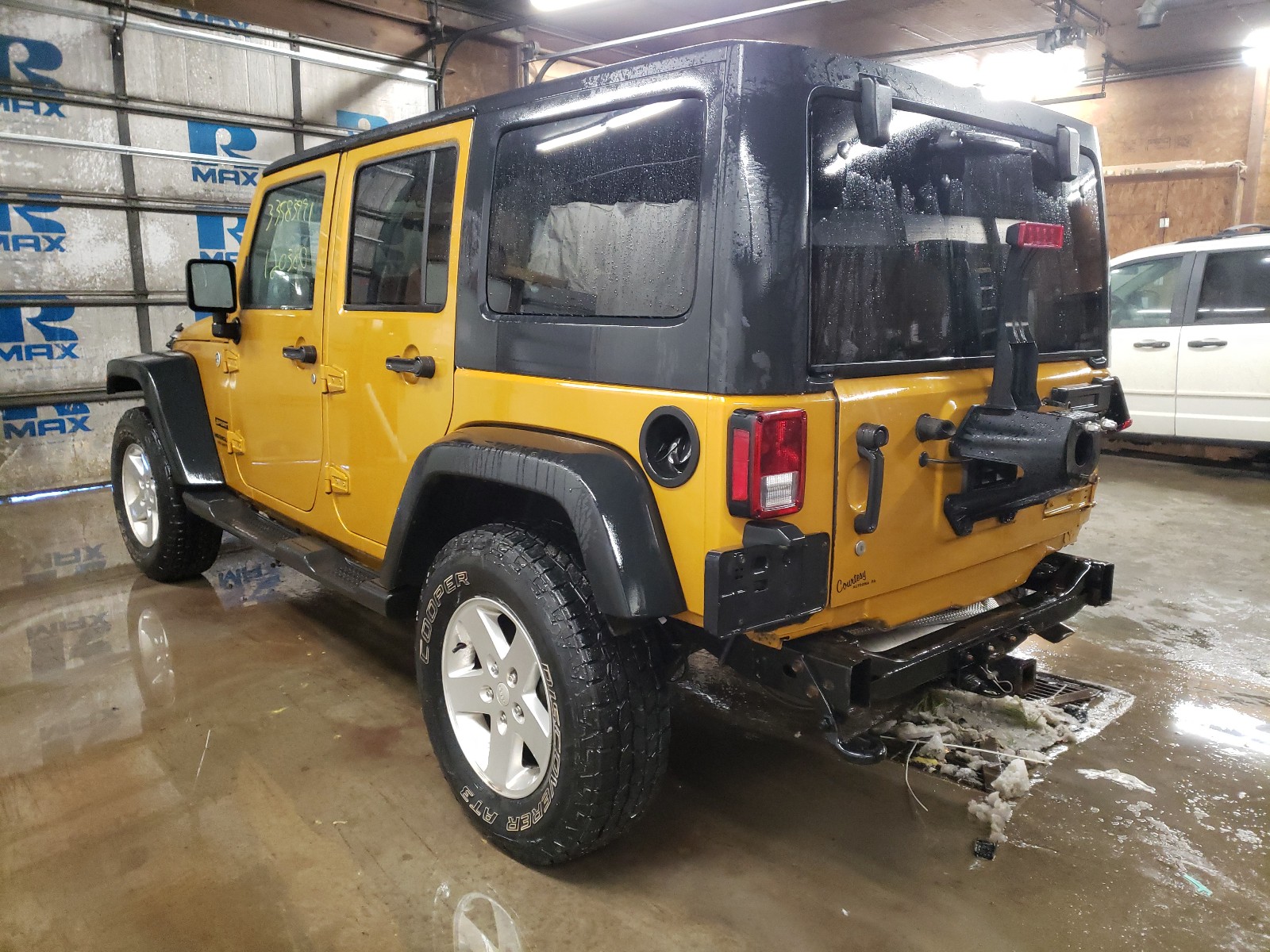 Photo 2 VIN: 1C4BJWDG5EL295599 - JEEP WRANGLER U 