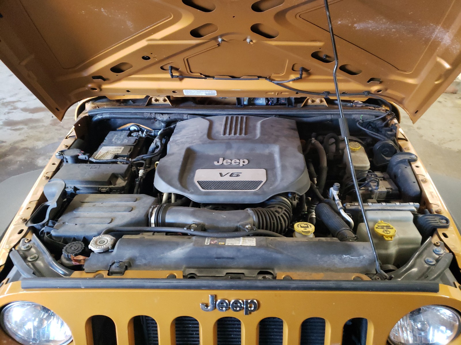 Photo 6 VIN: 1C4BJWDG5EL295599 - JEEP WRANGLER U 